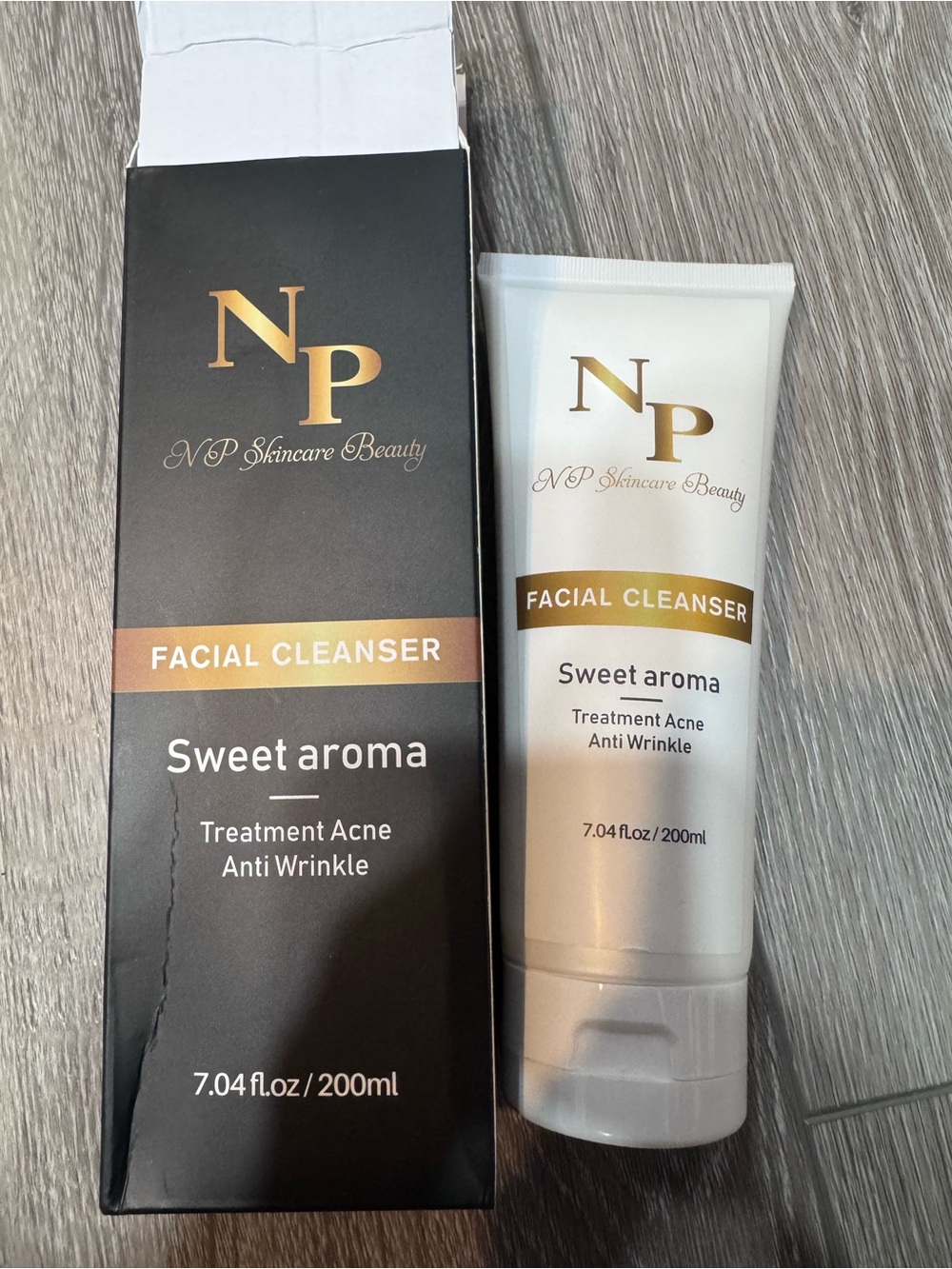 Sweet Aroma Facial Cleanser - White & Gold